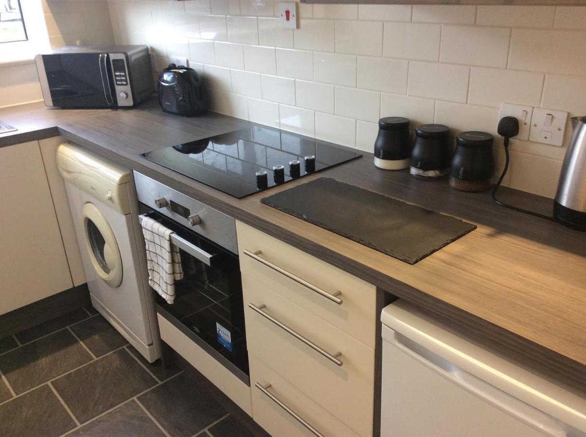 Spacious Ground Floor Studio Flat - Easy Access To Stansted Airport, London And Cambridge Apartment Bishop's Stortford Luaran gambar