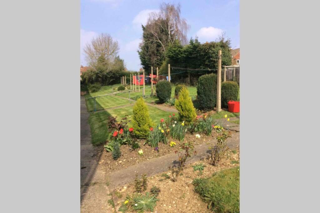 Spacious Ground Floor Studio Flat - Easy Access To Stansted Airport, London And Cambridge Apartment Bishop's Stortford Luaran gambar
