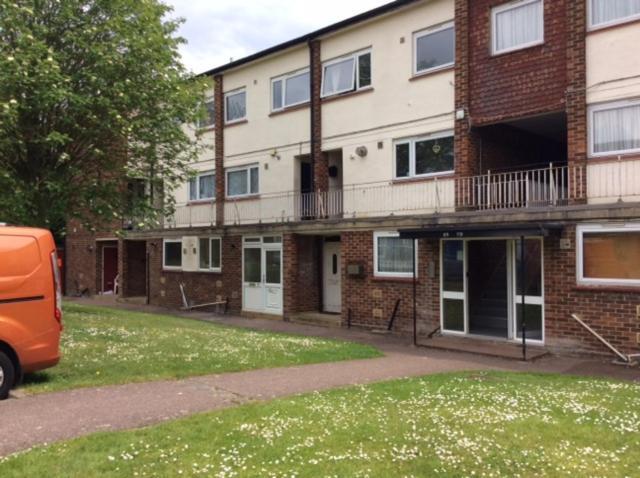 Spacious Ground Floor Studio Flat - Easy Access To Stansted Airport, London And Cambridge Apartment Bishop's Stortford Luaran gambar